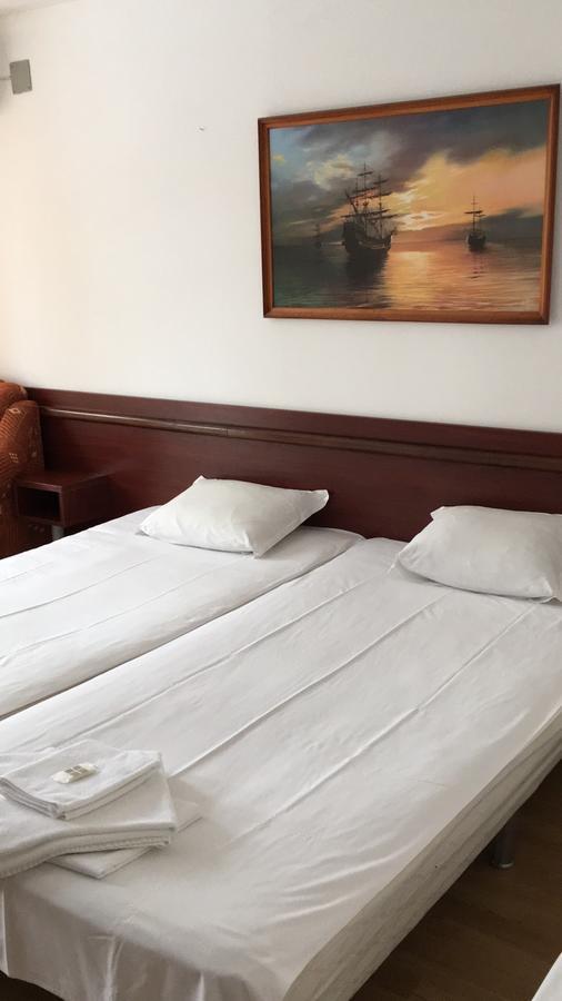 Royal Hostel 瓦爾納 外观 照片