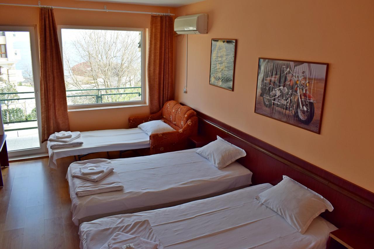 Royal Hostel 瓦爾納 外观 照片