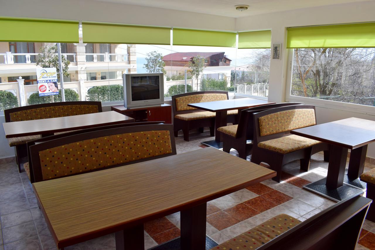 Royal Hostel 瓦爾納 外观 照片