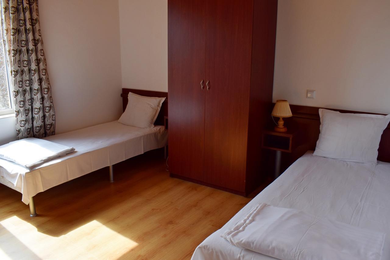 Royal Hostel 瓦爾納 外观 照片