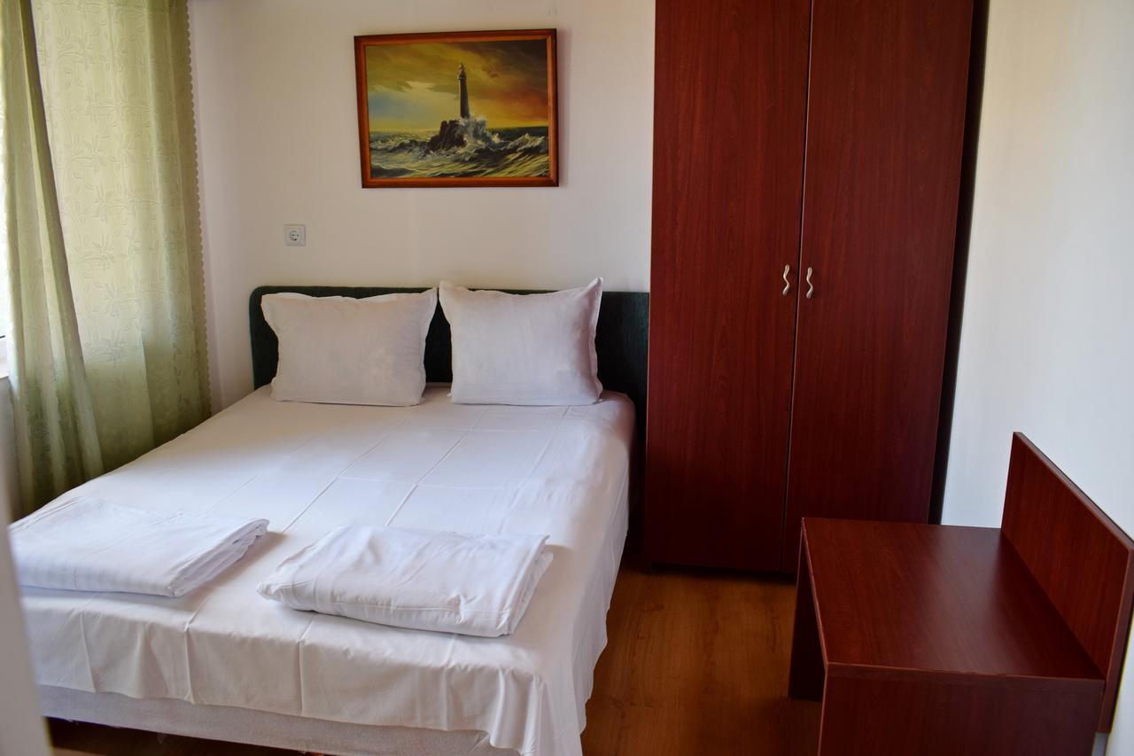 Royal Hostel 瓦爾納 外观 照片