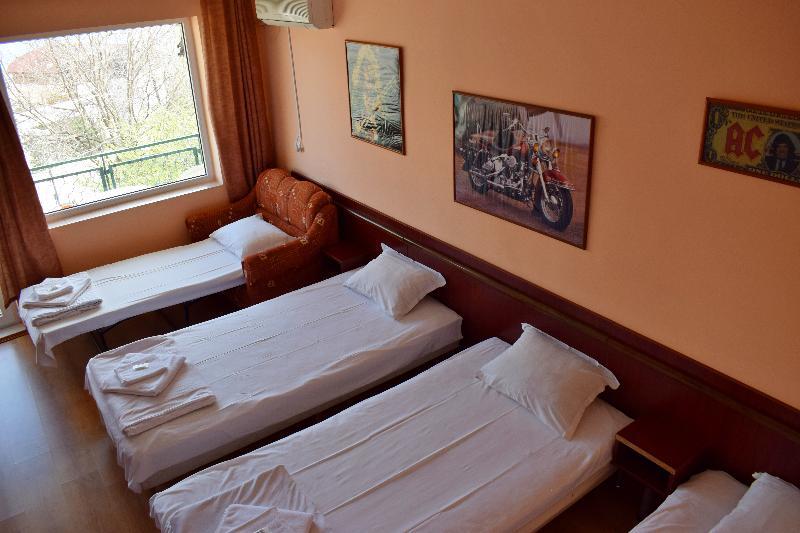Royal Hostel 瓦爾納 外观 照片